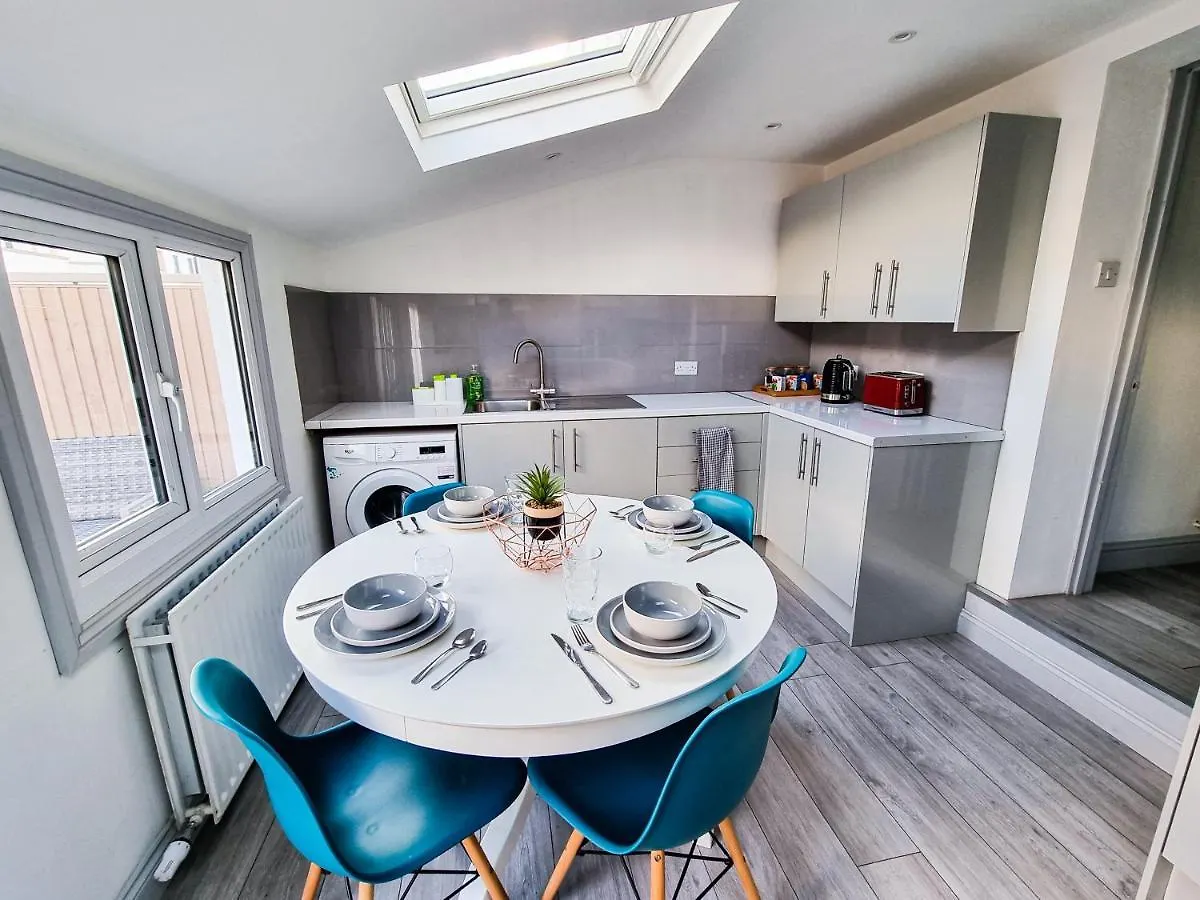 Apartment Newly Refurbished Flat In Central Cheltenham With Parking United Kingdom